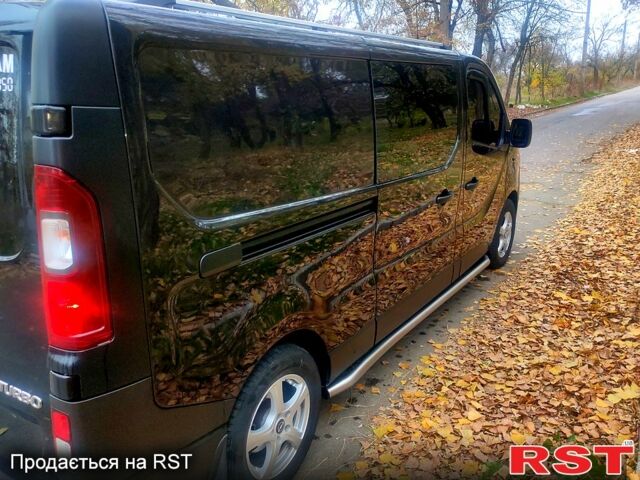 Чорний Опель Віваро, об'ємом двигуна 1.6 л та пробігом 236 тис. км за 19000 $, фото 6 на Automoto.ua