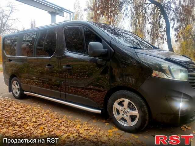 Чорний Опель Віваро, об'ємом двигуна 1.6 л та пробігом 236 тис. км за 19000 $, фото 10 на Automoto.ua