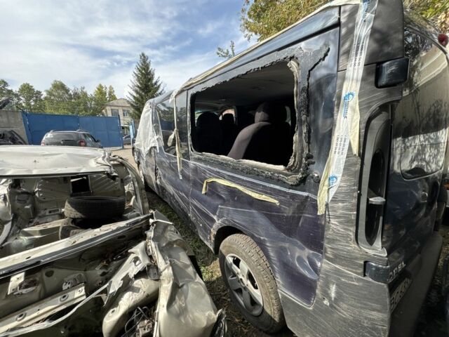 Фіолетовий Опель Віваро, об'ємом двигуна 1.9 л та пробігом 300 тис. км за 3500 $, фото 3 на Automoto.ua