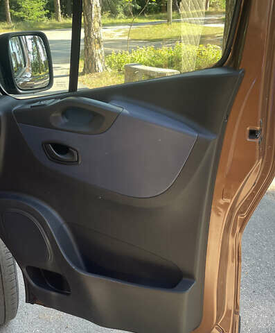 Коричневий Опель Віваро, об'ємом двигуна 1.6 л та пробігом 258 тис. км за 15700 $, фото 6 на Automoto.ua