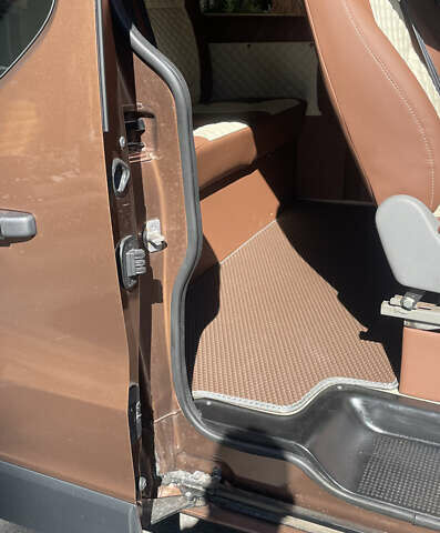 Коричневий Опель Віваро, об'ємом двигуна 1.6 л та пробігом 258 тис. км за 15700 $, фото 14 на Automoto.ua