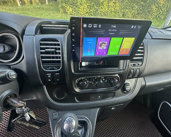 Коричневый Опель Виваро, объемом двигателя 1.6 л и пробегом 263 тыс. км за 17200 $, фото 13 на Automoto.ua