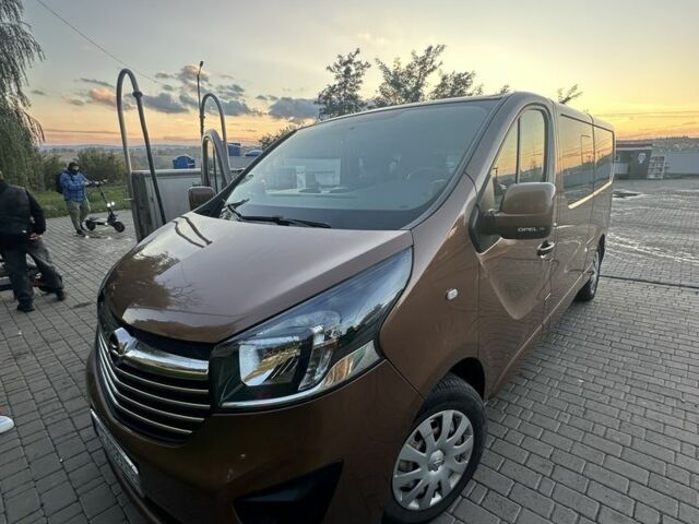 Коричневый Опель Виваро, объемом двигателя 1.6 л и пробегом 263 тыс. км за 17200 $, фото 4 на Automoto.ua