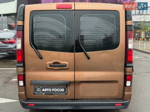 Коричневый Опель Виваро, объемом двигателя 1.6 л и пробегом 315 тыс. км за 16490 $, фото 5 на Automoto.ua