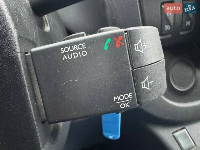 Коричневый Опель Виваро, объемом двигателя 1.6 л и пробегом 315 тыс. км за 16490 $, фото 20 на Automoto.ua