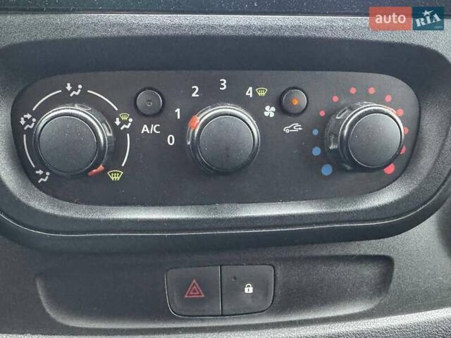 Коричневый Опель Виваро, объемом двигателя 1.6 л и пробегом 315 тыс. км за 16490 $, фото 18 на Automoto.ua