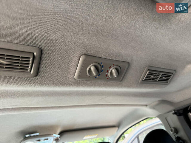 Коричневий Опель Віваро, об'ємом двигуна 1.6 л та пробігом 260 тис. км за 15800 $, фото 12 на Automoto.ua