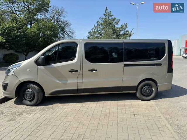 Коричневий Опель Віваро, об'ємом двигуна 1.6 л та пробігом 260 тис. км за 15800 $, фото 1 на Automoto.ua