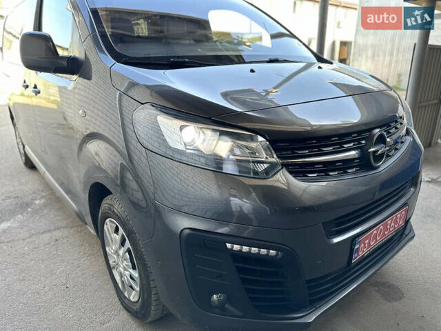 Коричневий Опель Віваро, об'ємом двигуна 2 л та пробігом 207 тис. км за 21599 $, фото 1 на Automoto.ua