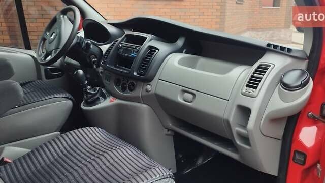 Красный Опель Виваро, объемом двигателя 2 л и пробегом 251 тыс. км за 12200 $, фото 16 на Automoto.ua