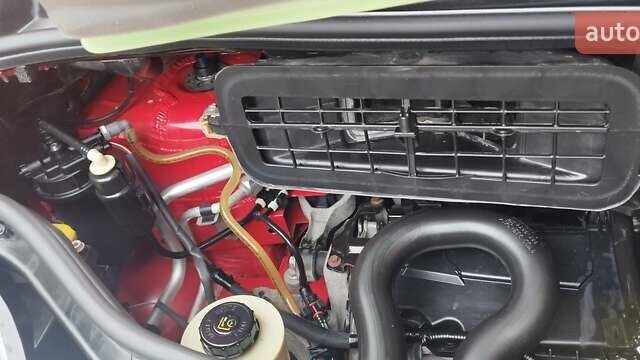 Красный Опель Виваро, объемом двигателя 2 л и пробегом 251 тыс. км за 12200 $, фото 12 на Automoto.ua