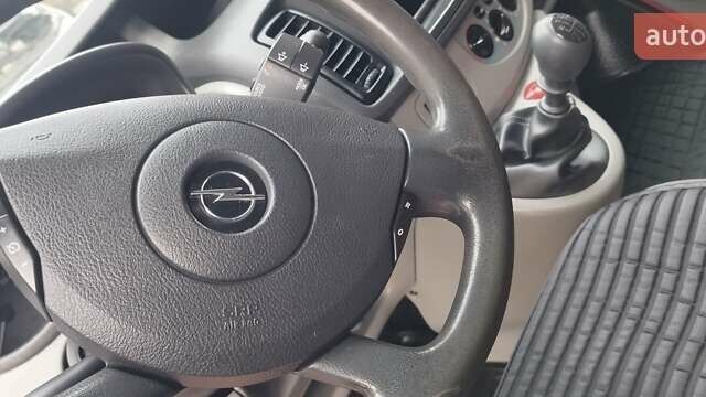 Красный Опель Виваро, объемом двигателя 2 л и пробегом 251 тыс. км за 12200 $, фото 23 на Automoto.ua
