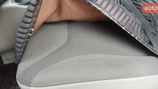 Красный Опель Виваро, объемом двигателя 2 л и пробегом 251 тыс. км за 12200 $, фото 21 на Automoto.ua