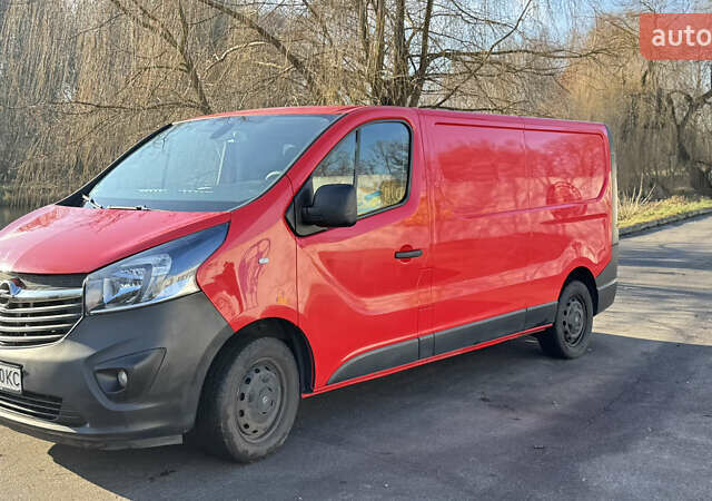 Красный Опель Виваро, объемом двигателя 1.6 л и пробегом 199 тыс. км за 18000 $, фото 6 на Automoto.ua