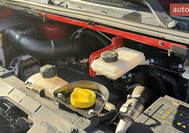 Красный Опель Виваро, объемом двигателя 1.6 л и пробегом 199 тыс. км за 18000 $, фото 22 на Automoto.ua