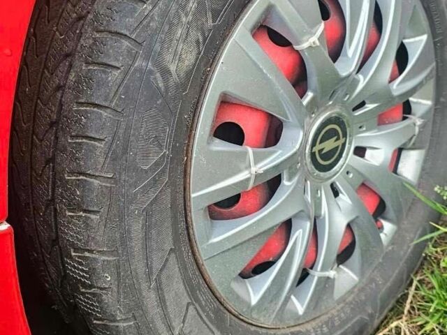 Красный Опель Виваро, объемом двигателя 2.5 л и пробегом 320 тыс. км за 7650 $, фото 6 на Automoto.ua