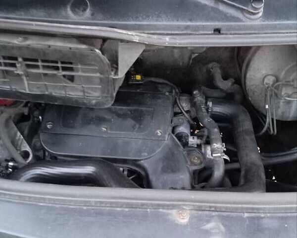 Червоний Опель Віваро, об'ємом двигуна 1.9 л та пробігом 404 тис. км за 5400 $, фото 15 на Automoto.ua