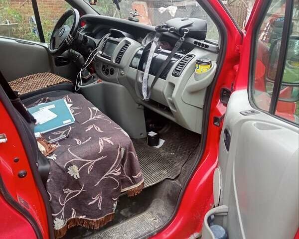 Красный Опель Виваро, объемом двигателя 1.9 л и пробегом 428 тыс. км за 5700 $, фото 4 на Automoto.ua