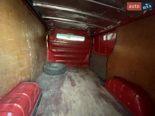 Красный Опель Виваро, объемом двигателя 1.87 л и пробегом 480 тыс. км за 4900 $, фото 1 на Automoto.ua