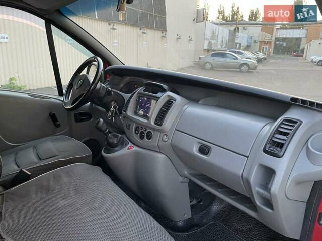 Красный Опель Виваро, объемом двигателя 1.87 л и пробегом 480 тыс. км за 4900 $, фото 10 на Automoto.ua