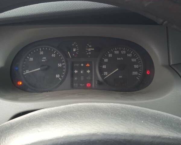 Червоний Опель Віваро, об'ємом двигуна 1.9 л та пробігом 430 тис. км за 6900 $, фото 16 на Automoto.ua