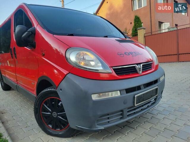 Червоний Опель Віваро, об'ємом двигуна 1.9 л та пробігом 262 тис. км за 7999 $, фото 7 на Automoto.ua