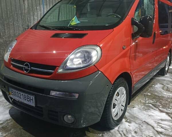 Красный Опель Виваро, объемом двигателя 1.9 л и пробегом 364 тыс. км за 6900 $, фото 2 на Automoto.ua