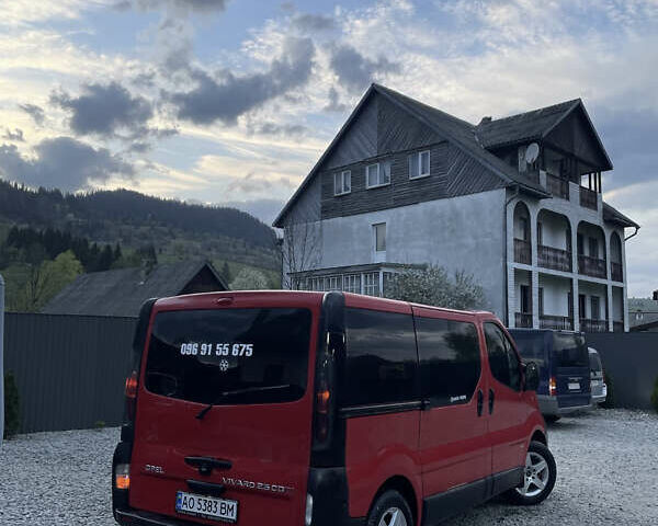 Красный Опель Виваро, объемом двигателя 2.5 л и пробегом 322 тыс. км за 7500 $, фото 2 на Automoto.ua