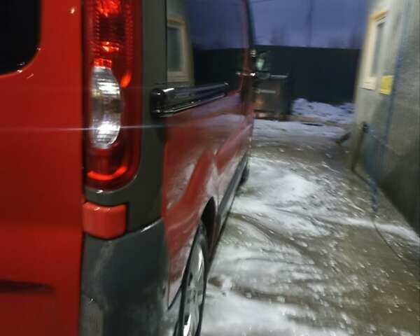 Красный Опель Виваро, объемом двигателя 1.9 л и пробегом 364 тыс. км за 6900 $, фото 7 на Automoto.ua