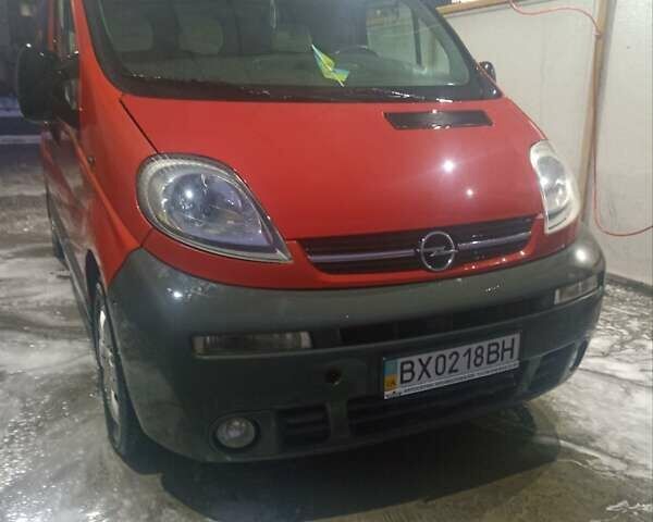 Красный Опель Виваро, объемом двигателя 1.9 л и пробегом 364 тыс. км за 6900 $, фото 1 на Automoto.ua