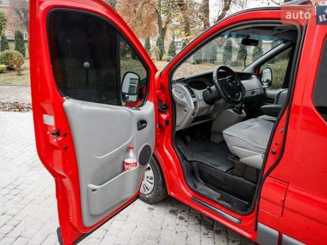 Червоний Опель Віваро, об'ємом двигуна 1.87 л та пробігом 400 тис. км за 8300 $, фото 16 на Automoto.ua
