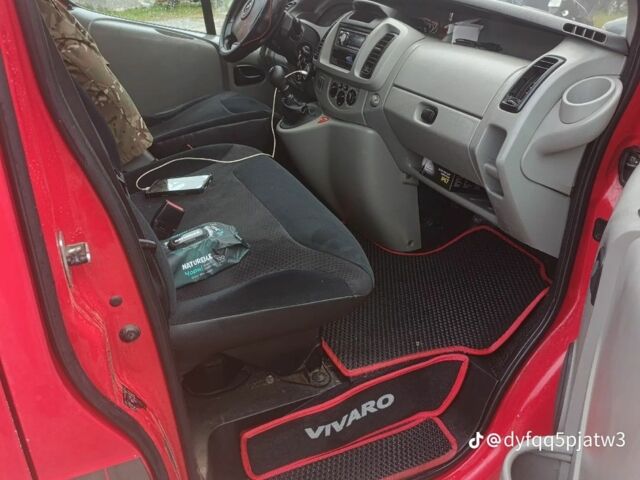 Червоний Опель Віваро, об'ємом двигуна 2.5 л та пробігом 599 тис. км за 6500 $, фото 4 на Automoto.ua