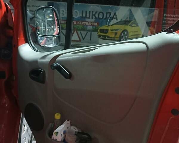 Красный Опель Виваро, объемом двигателя 1.9 л и пробегом 364 тыс. км за 6900 $, фото 9 на Automoto.ua