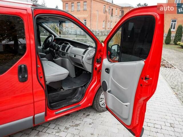 Червоний Опель Віваро, об'ємом двигуна 1.87 л та пробігом 400 тис. км за 8300 $, фото 18 на Automoto.ua