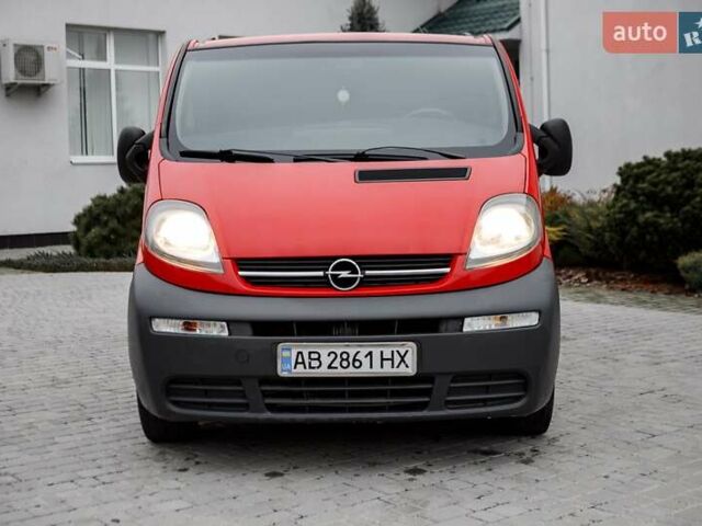 Червоний Опель Віваро, об'ємом двигуна 1.87 л та пробігом 400 тис. км за 8300 $, фото 1 на Automoto.ua