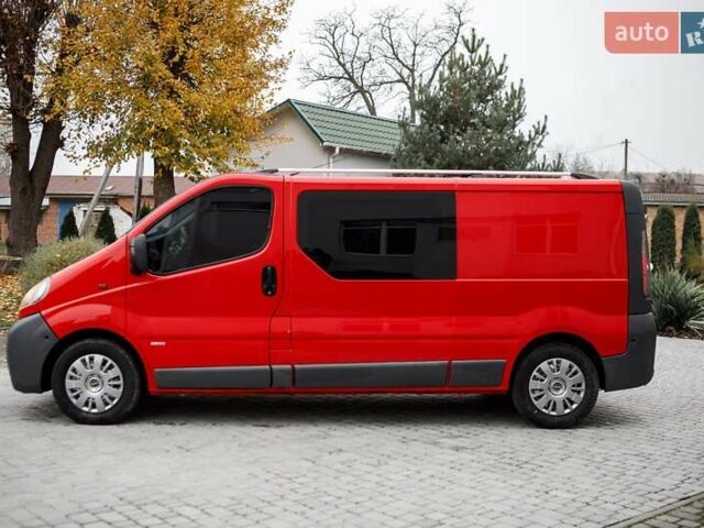 Червоний Опель Віваро, об'ємом двигуна 1.87 л та пробігом 400 тис. км за 8300 $, фото 12 на Automoto.ua