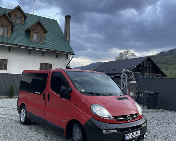 Красный Опель Виваро, объемом двигателя 2.5 л и пробегом 322 тыс. км за 7500 $, фото 1 на Automoto.ua