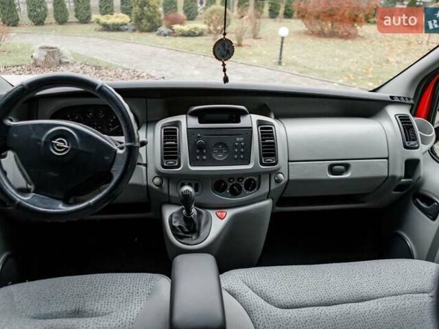 Червоний Опель Віваро, об'ємом двигуна 1.87 л та пробігом 400 тис. км за 8300 $, фото 20 на Automoto.ua