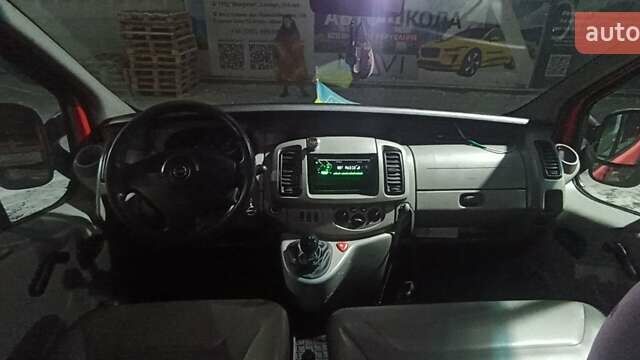 Красный Опель Виваро, объемом двигателя 1.9 л и пробегом 364 тыс. км за 6900 $, фото 14 на Automoto.ua