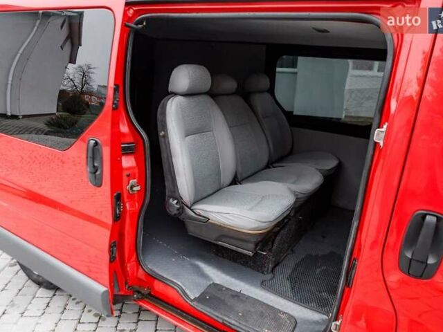 Червоний Опель Віваро, об'ємом двигуна 1.87 л та пробігом 400 тис. км за 8300 $, фото 22 на Automoto.ua