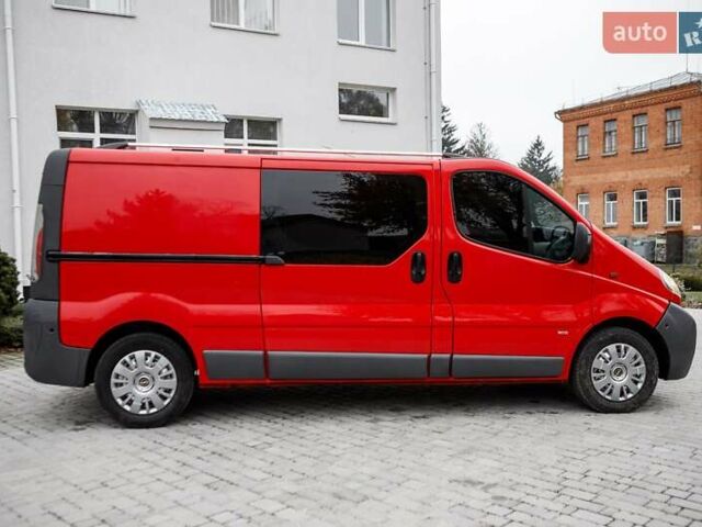 Червоний Опель Віваро, об'ємом двигуна 1.87 л та пробігом 400 тис. км за 8300 $, фото 11 на Automoto.ua