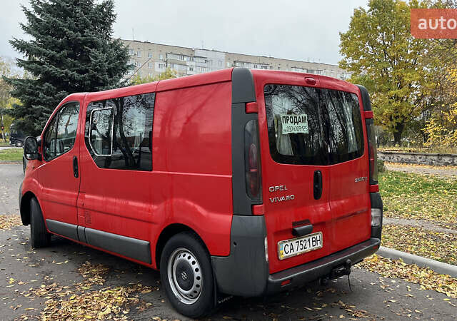 Красный Опель Виваро, объемом двигателя 2.5 л и пробегом 370 тыс. км за 8200 $, фото 5 на Automoto.ua