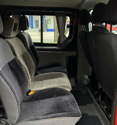 Красный Опель Виваро, объемом двигателя 2.5 л и пробегом 370 тыс. км за 8200 $, фото 10 на Automoto.ua