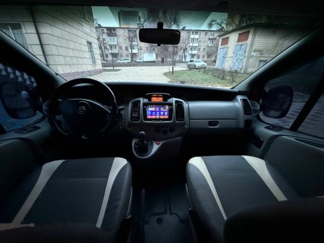 Червоний Опель Віваро, об'ємом двигуна 1.9 л та пробігом 310 тис. км за 8500 $, фото 23 на Automoto.ua