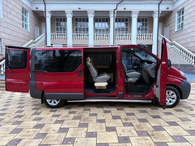Червоний Опель Віваро, об'ємом двигуна 1.9 л та пробігом 310 тис. км за 8500 $, фото 11 на Automoto.ua