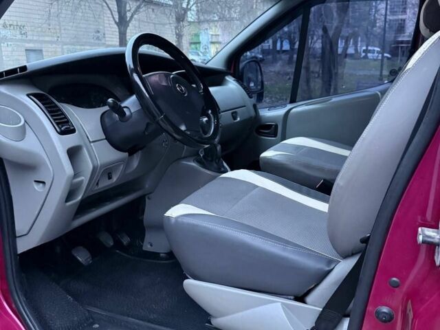 Червоний Опель Віваро, об'ємом двигуна 1.9 л та пробігом 310 тис. км за 8500 $, фото 18 на Automoto.ua