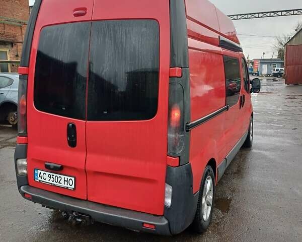 Красный Опель Виваро, объемом двигателя 2.5 л и пробегом 270 тыс. км за 6200 $, фото 7 на Automoto.ua