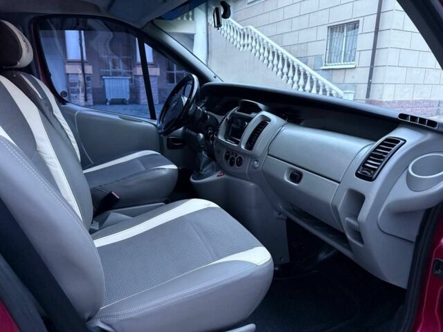 Червоний Опель Віваро, об'ємом двигуна 1.9 л та пробігом 310 тис. км за 8500 $, фото 19 на Automoto.ua