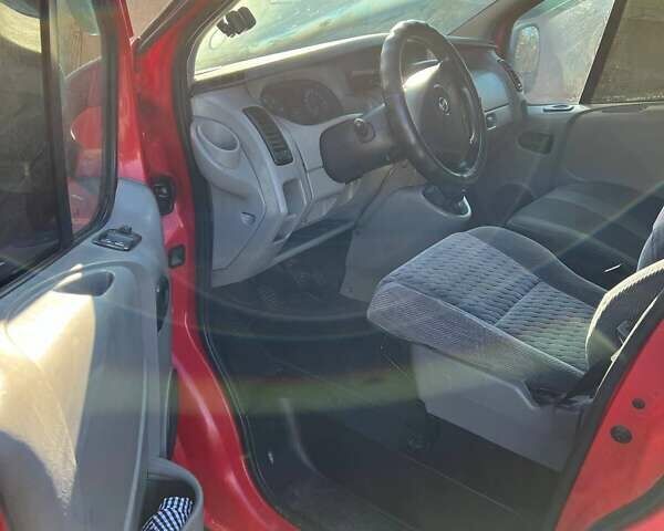 Красный Опель Виваро, объемом двигателя 1.87 л и пробегом 400 тыс. км за 7000 $, фото 7 на Automoto.ua
