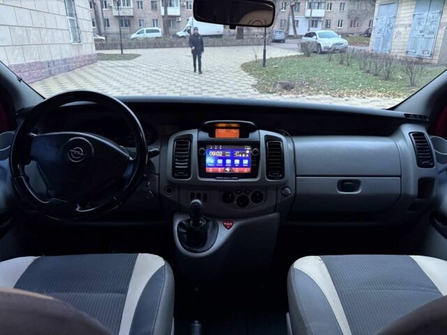 Червоний Опель Віваро, об'ємом двигуна 1.9 л та пробігом 310 тис. км за 8500 $, фото 22 на Automoto.ua